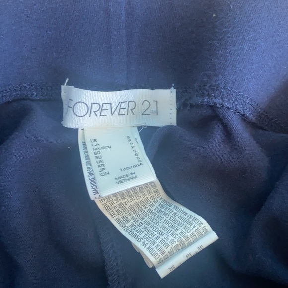 Forever 21 navy blue biker shorts in size S - Picture 3 of 3